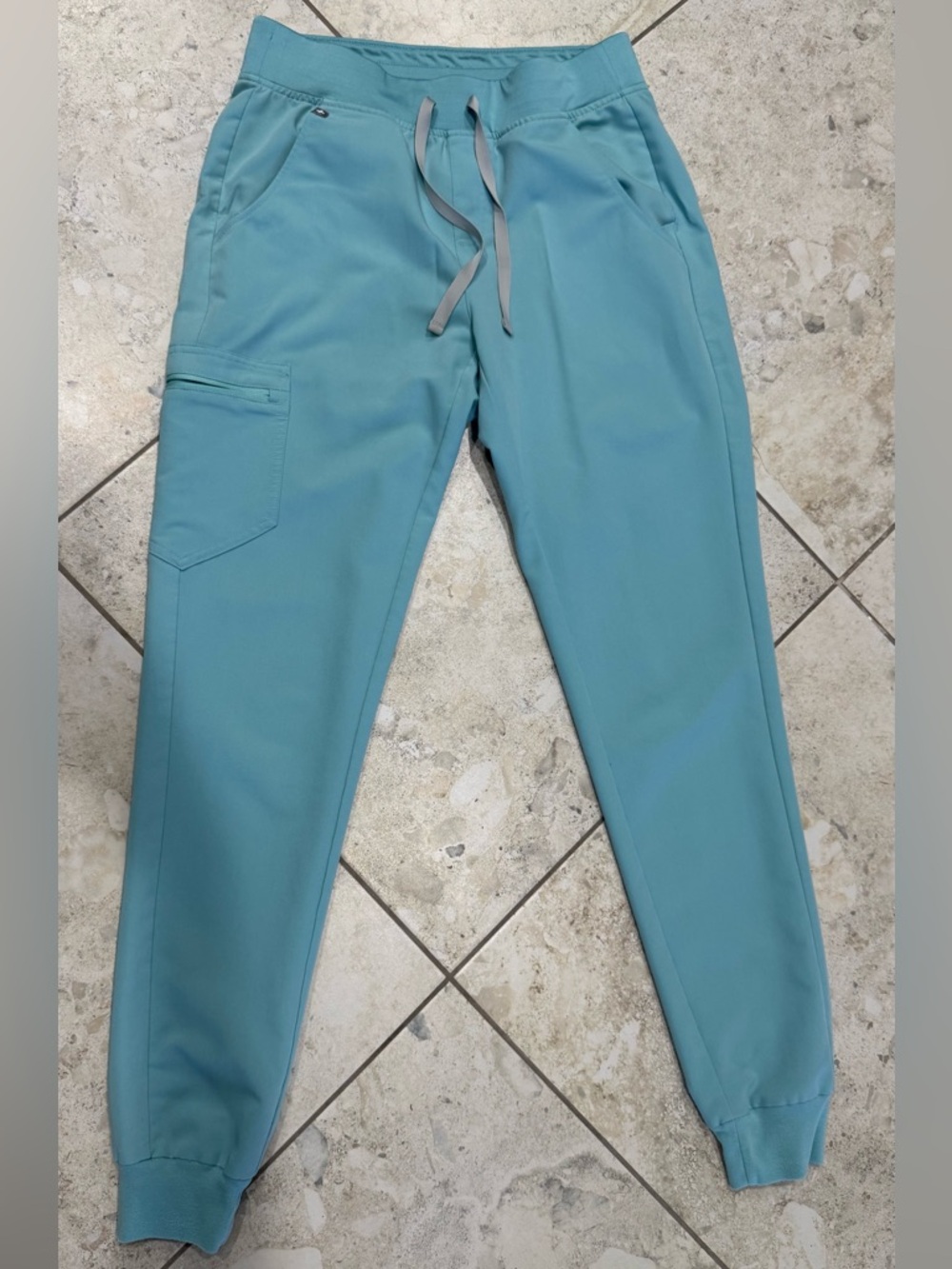 Figs women's Teal Blue Jogger Sweatpants and shirt
